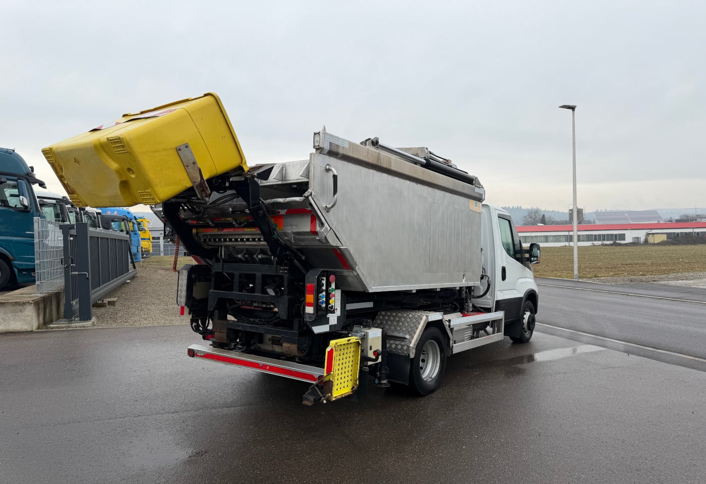 MOTO6625_2821074 vehicle image