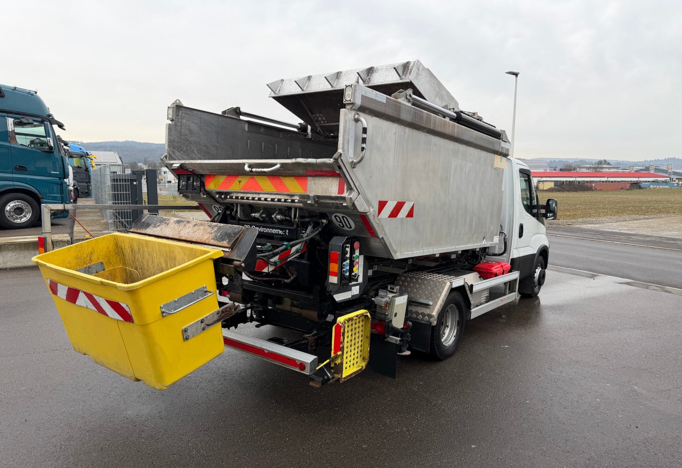 MOTO6625_2821075 vehicle image