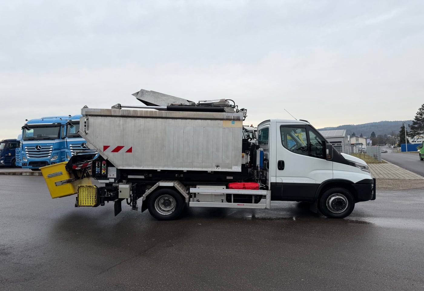 MOTO6625_2821075 vehicle image