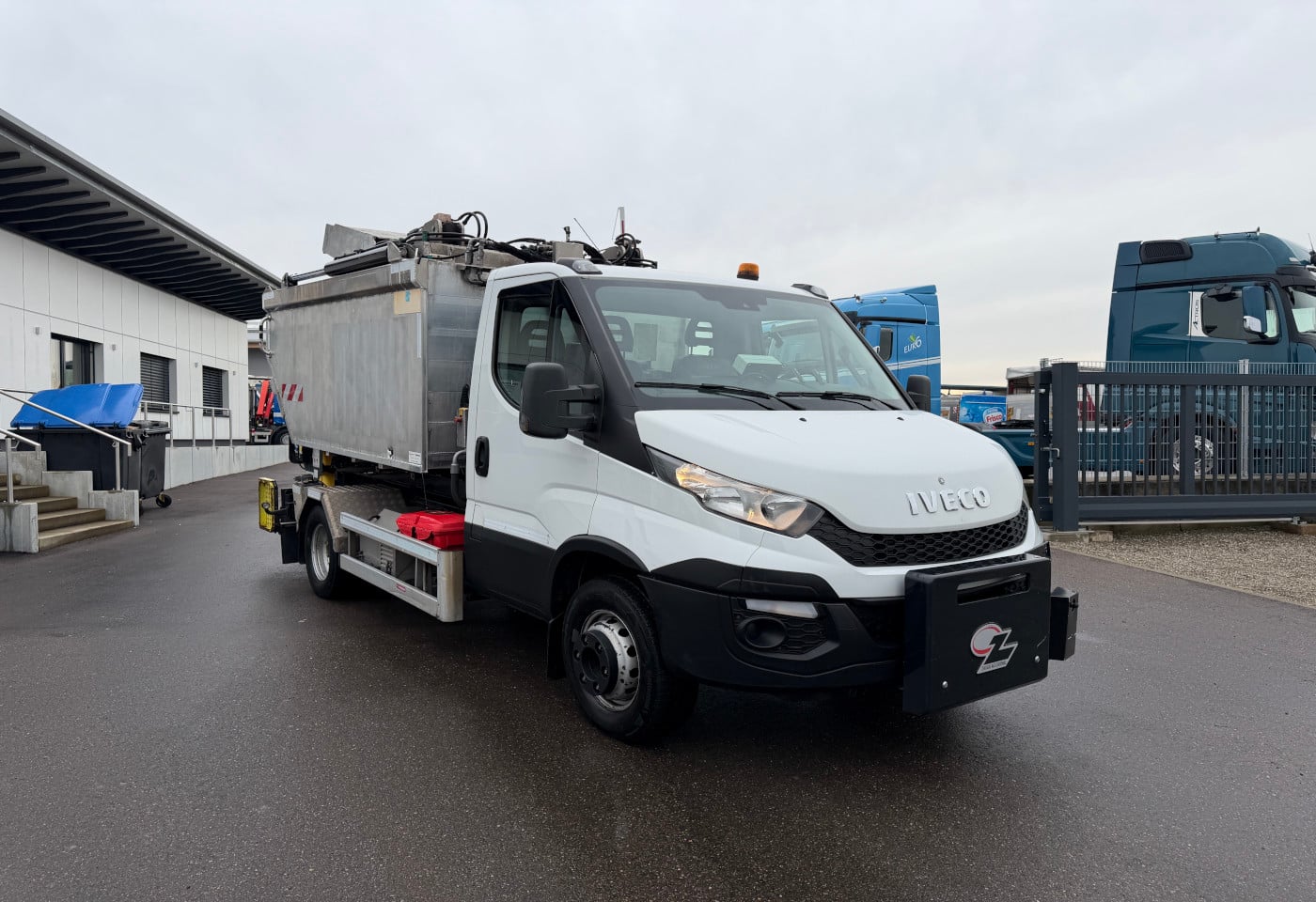 MOTO6625_2821075 vehicle image