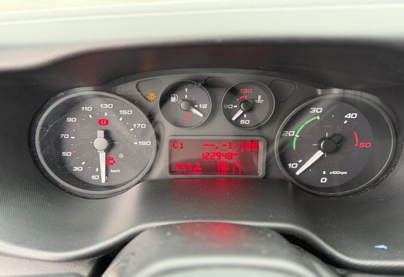 MOTO6625_2821075 vehicle image