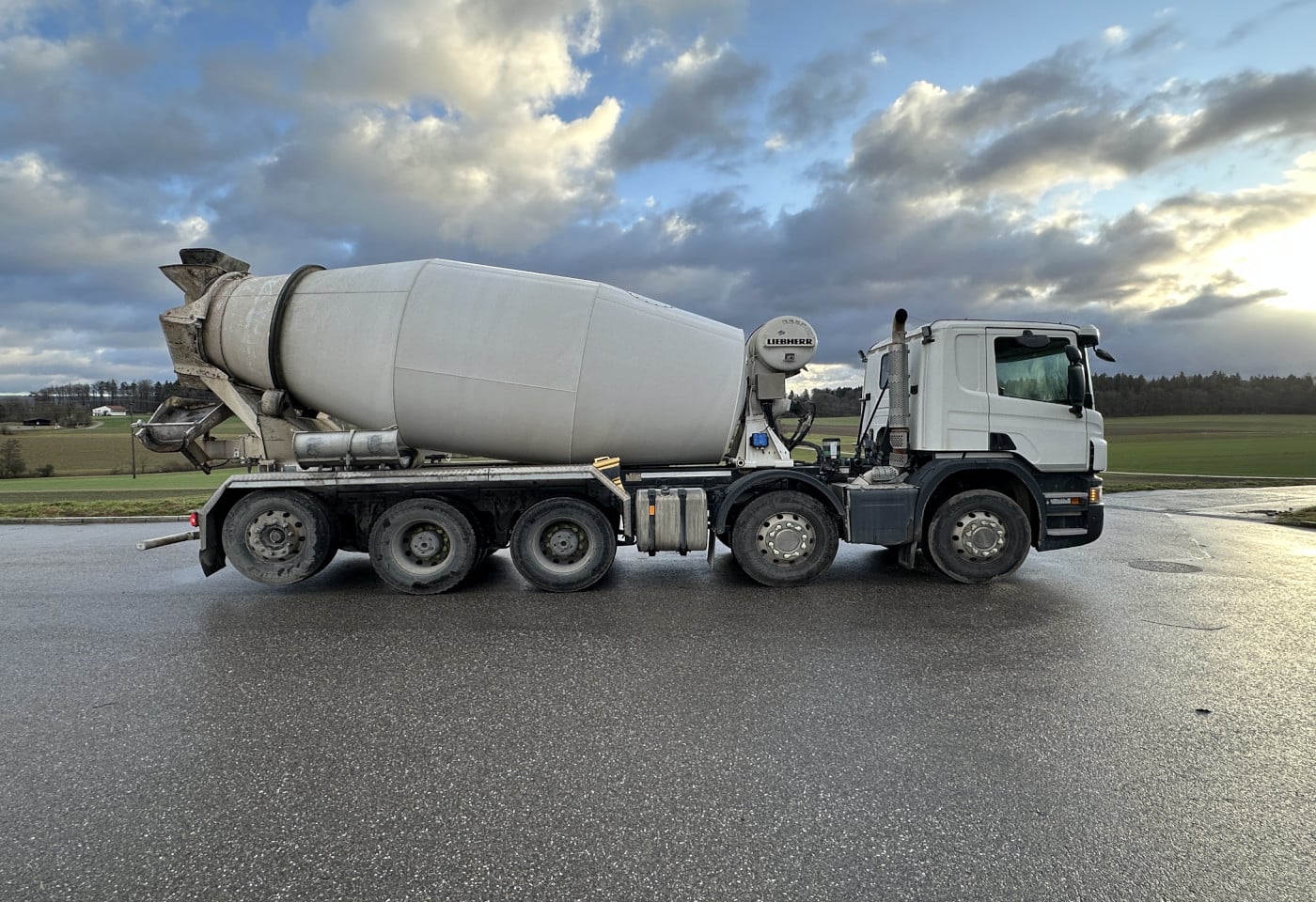 MOTO6625_2828789 vehicle image