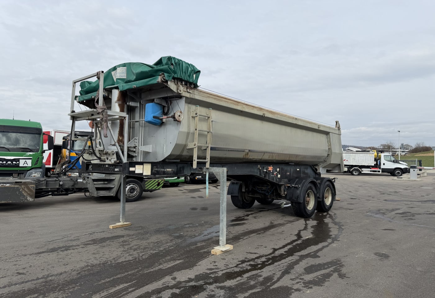 MOTO6625_2838392 vehicle image