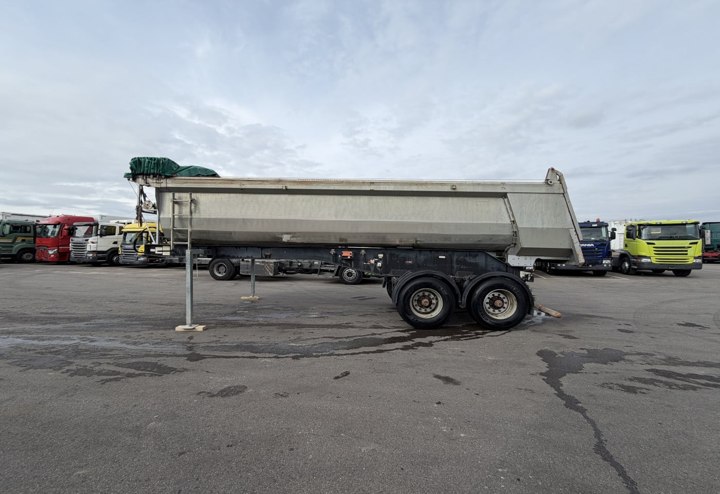 MOTO6625_2838392 vehicle image