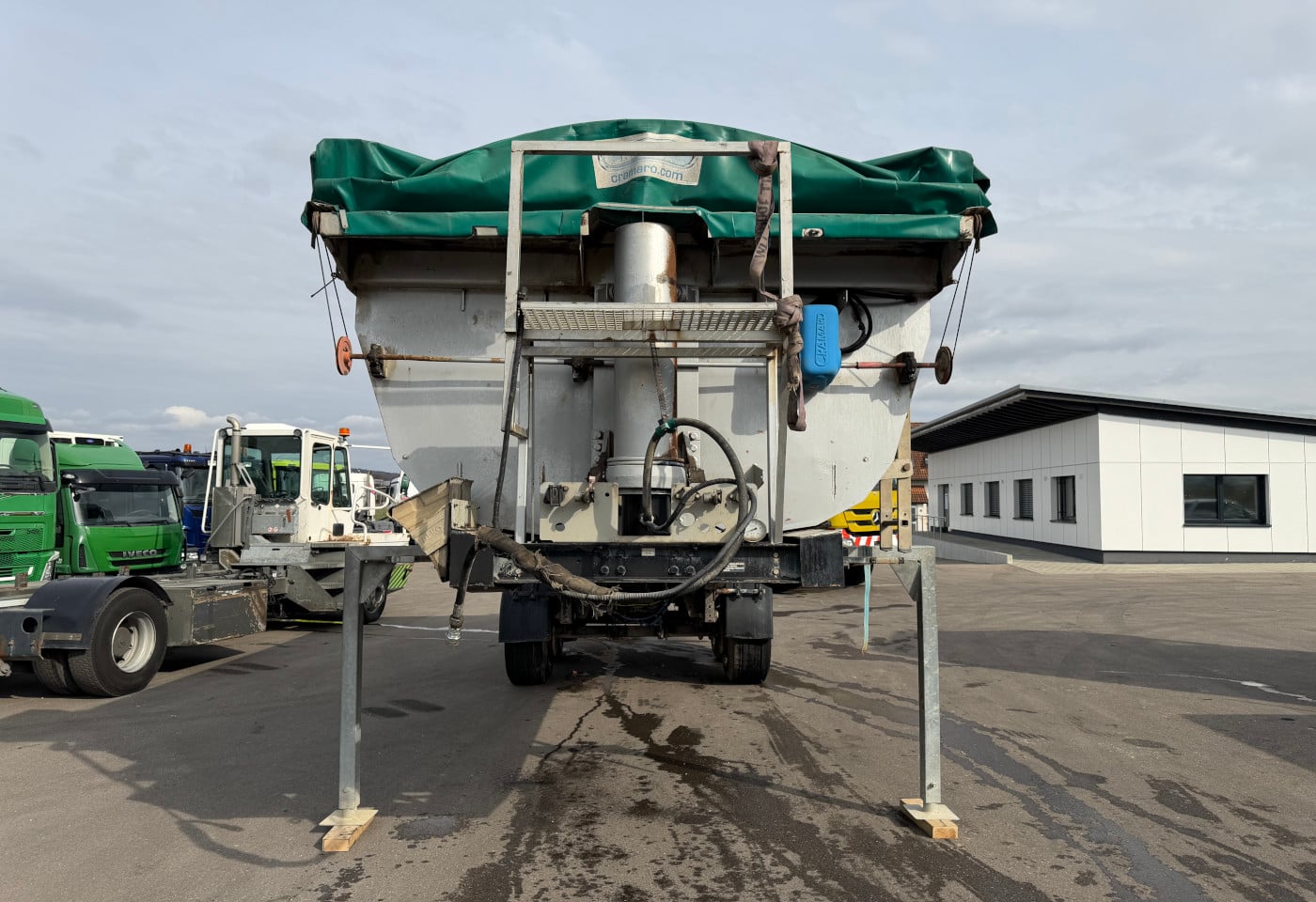 MOTO6625_2838392 vehicle image