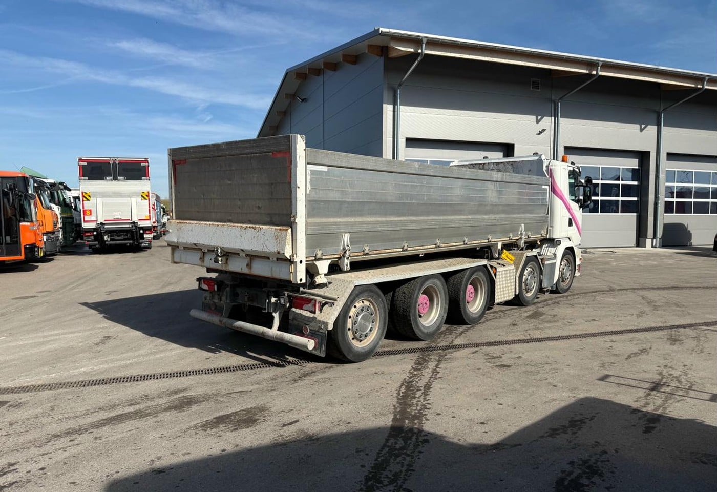 MOTO6625_2835375 vehicle image