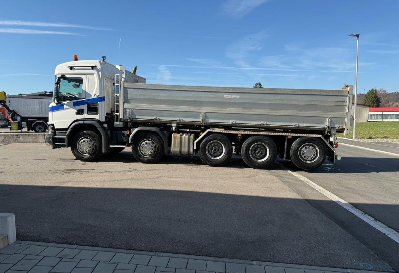 MOTO6625_2863583 vehicle image