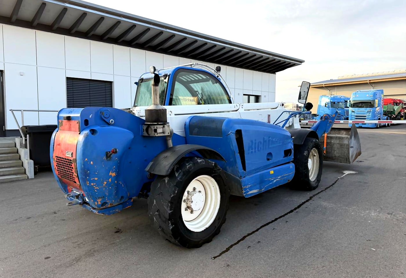 MOTO6625_2836848 vehicle image