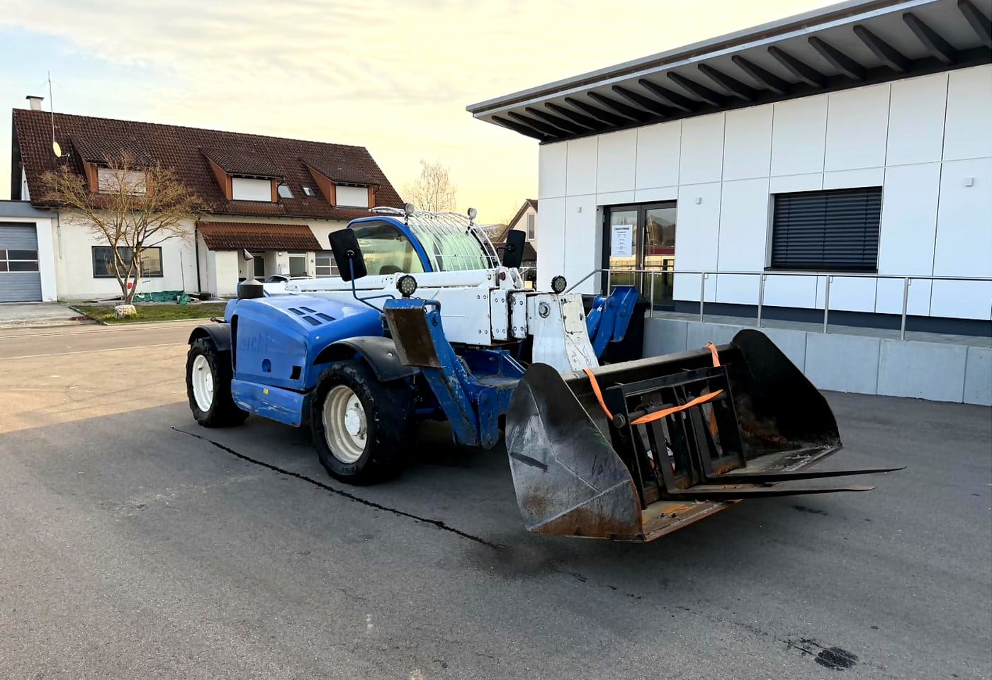 MOTO6625_2836848 vehicle image