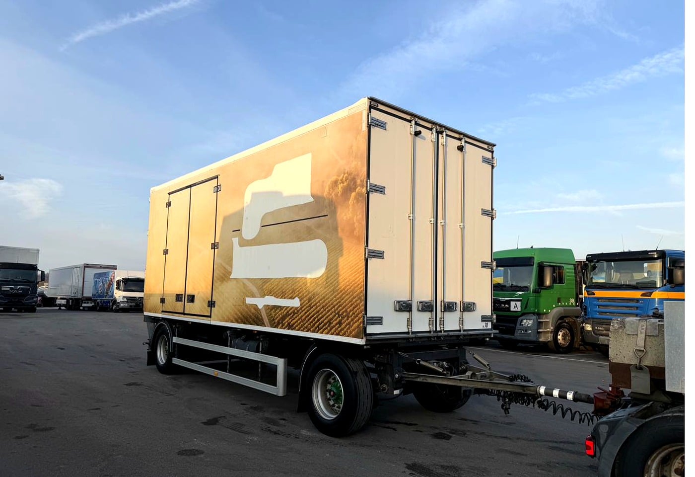 MOTO6625_2836932 vehicle image