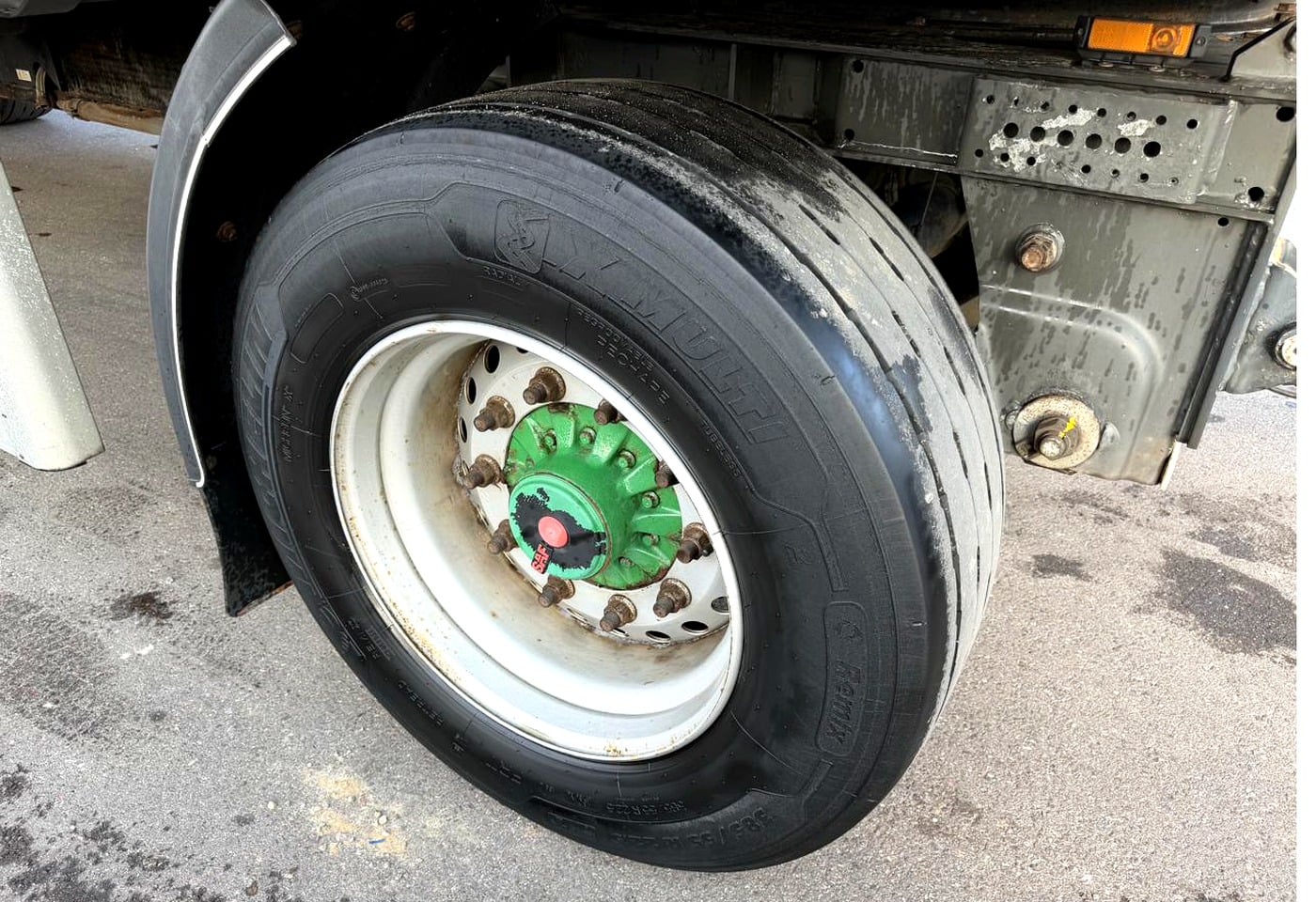 MOTO6625_2836932 vehicle image