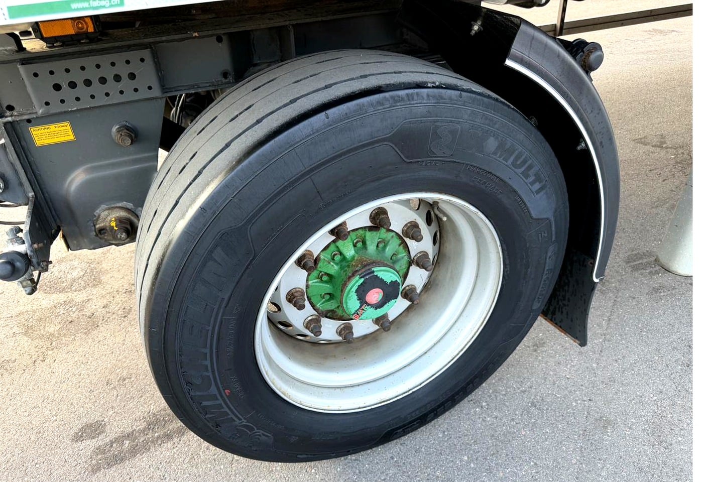 MOTO6625_2836932 vehicle image