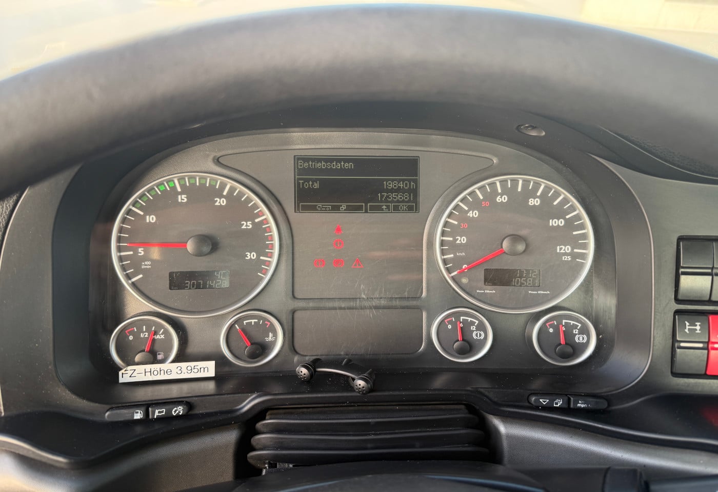 MOTO6625_2822123 vehicle image