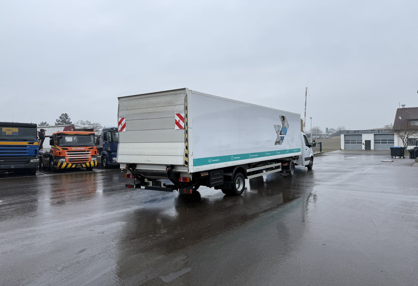 MOTO6625_2822415 vehicle image