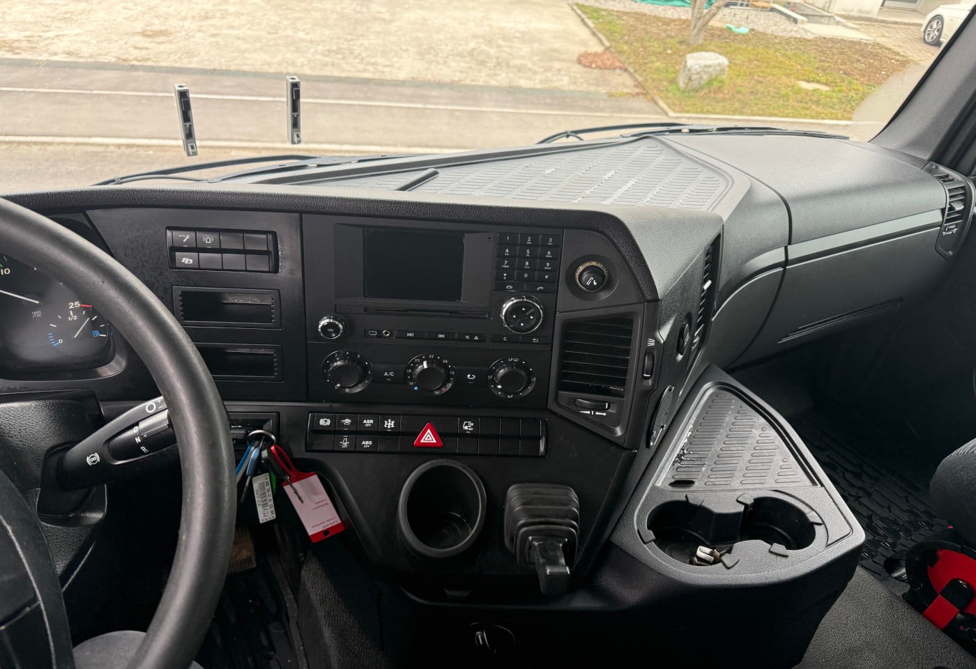 MOTO6625_2824299 vehicle image