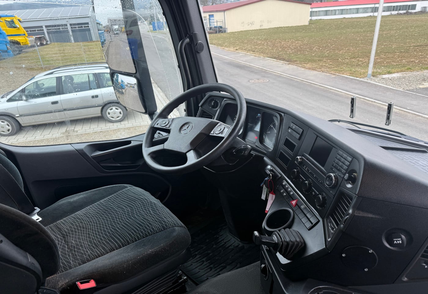 MOTO6625_2824299 vehicle image