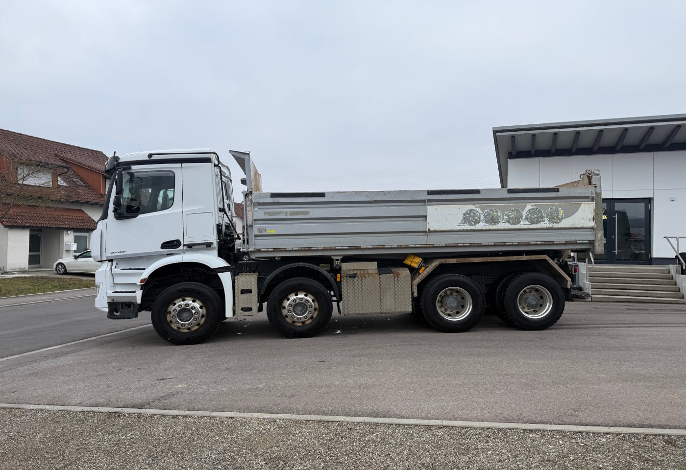 MOTO6625_2824299 vehicle image