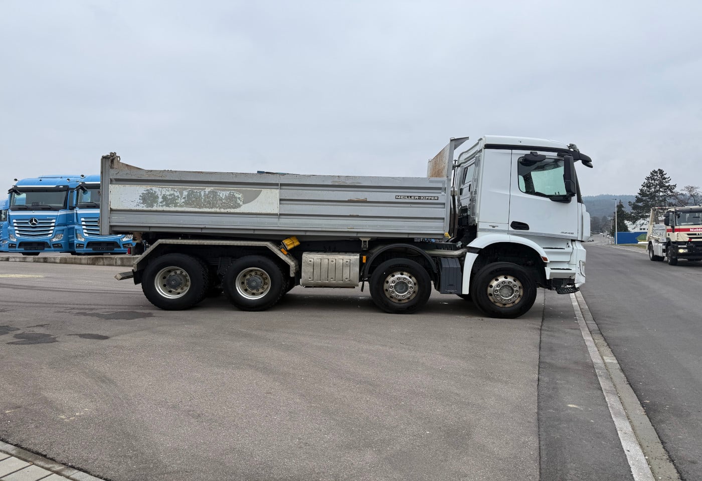 MOTO6625_2824299 vehicle image