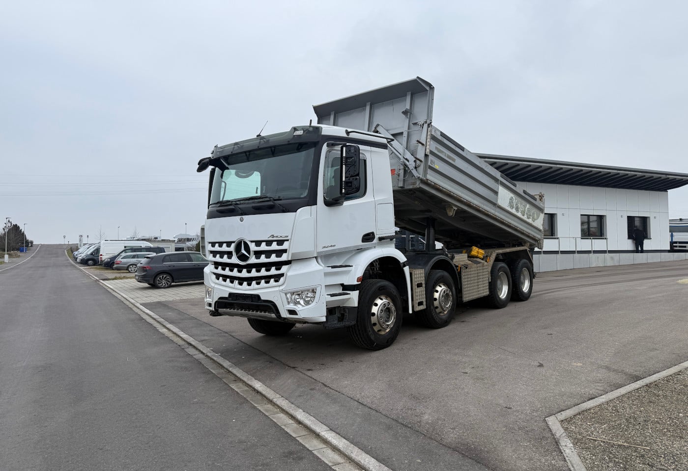 MOTO6625_2824299 vehicle image