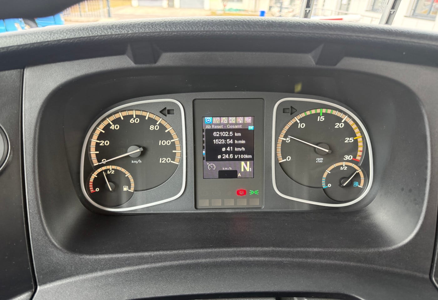 MOTO6625_2824010 vehicle image