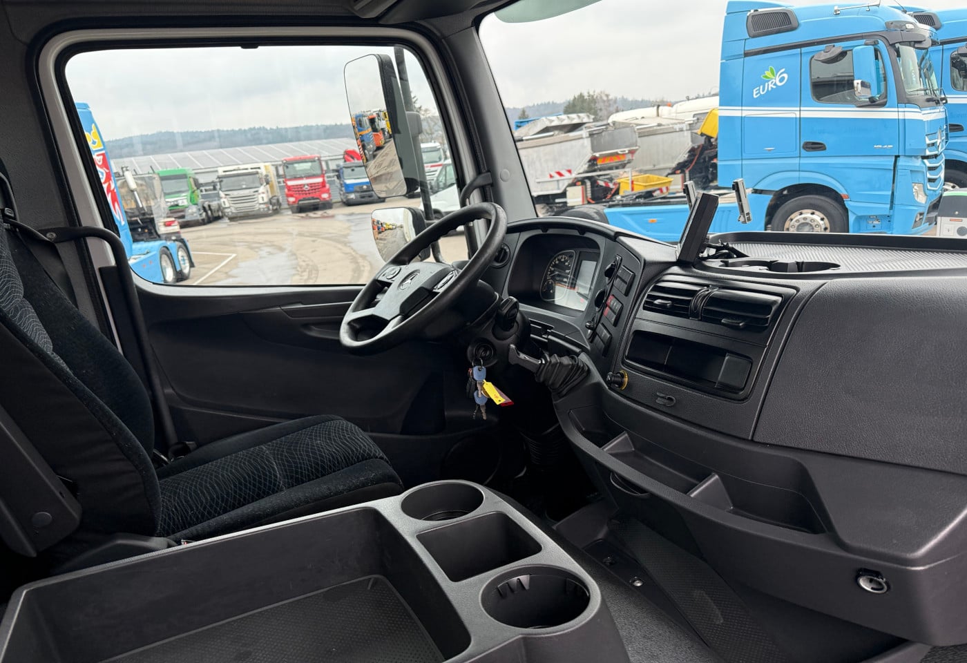 MOTO6625_2824010 vehicle image