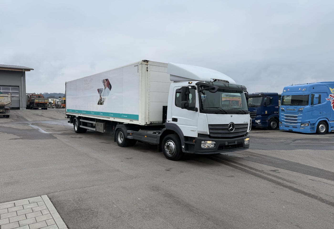 MOTO6625_2824010 vehicle image