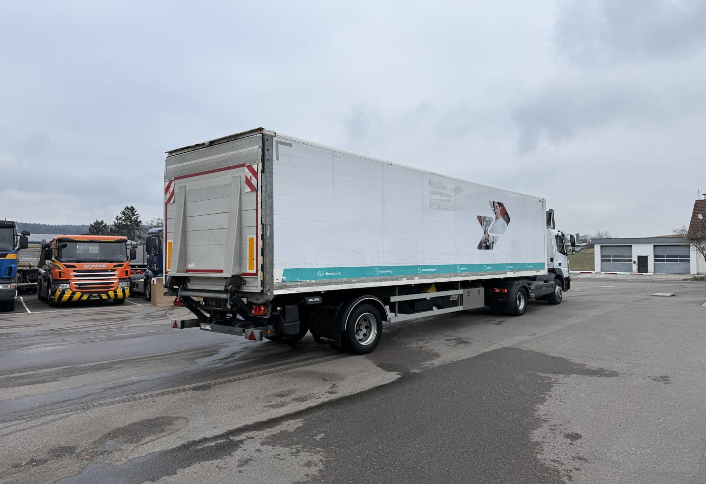 MOTO6625_2824010 vehicle image