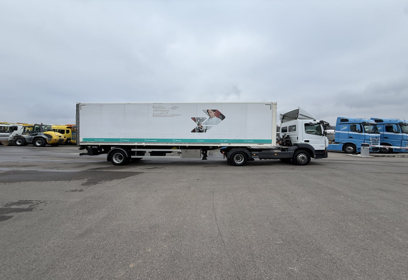 MOTO6625_2824010 vehicle image