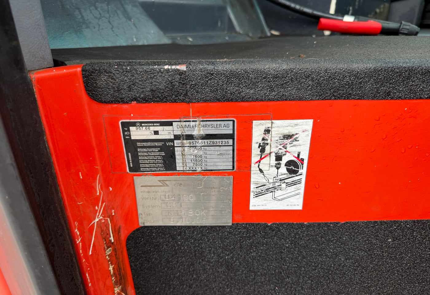 MOTO6625_2824300 vehicle image