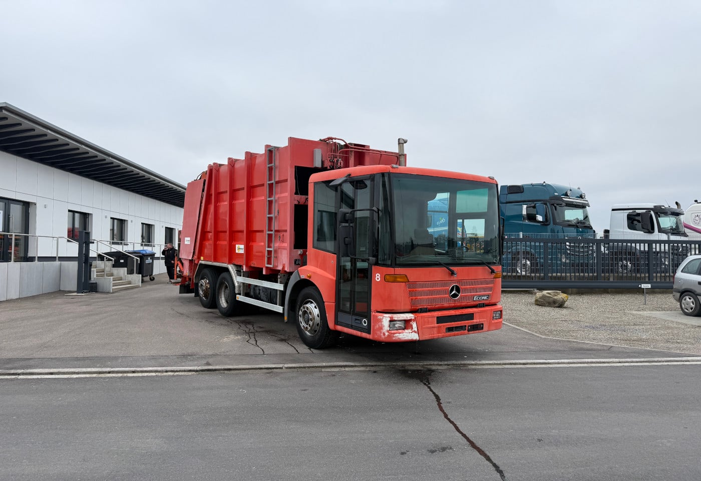 MOTO6625_2824300 vehicle image