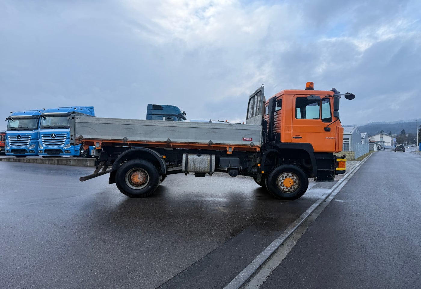 MOTO6625_2824882 vehicle image