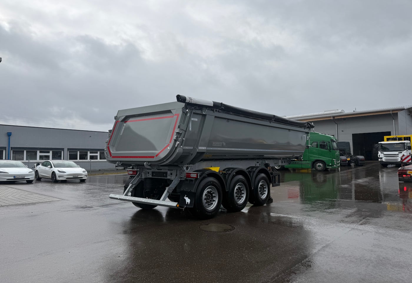 MOTO6625_2825635 vehicle image