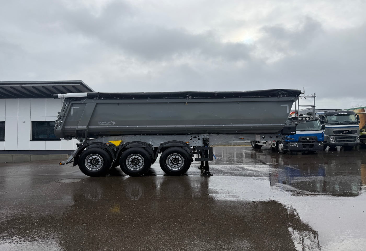 MOTO6625_2825635 vehicle image