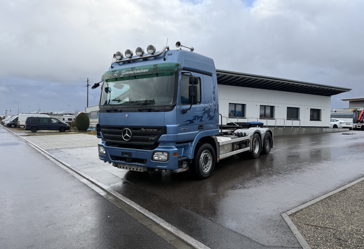 MOTO6625_2825636 vehicle image