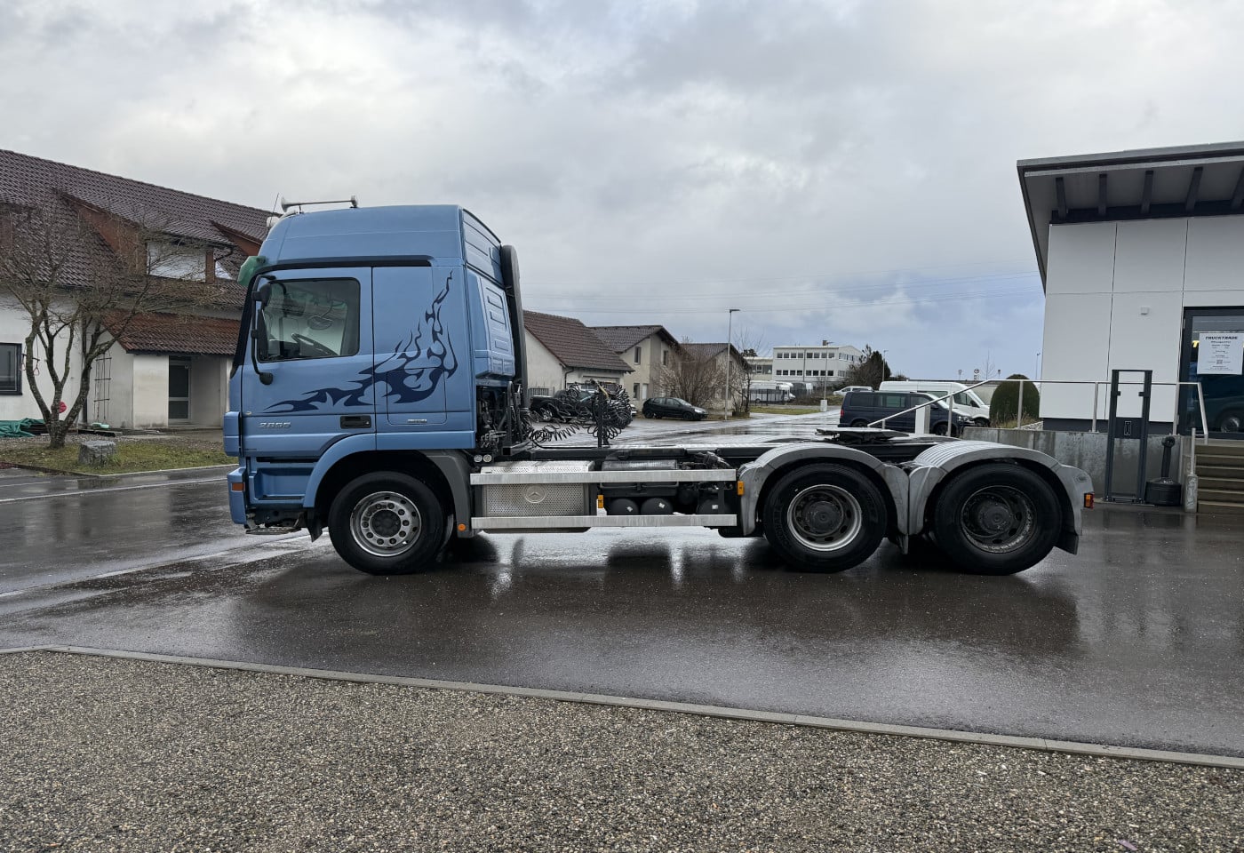 MOTO6625_2825636 vehicle image