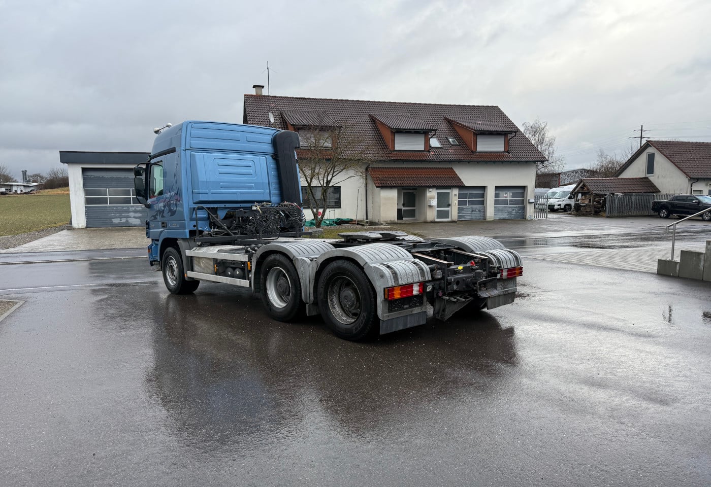 MOTO6625_2825636 vehicle image