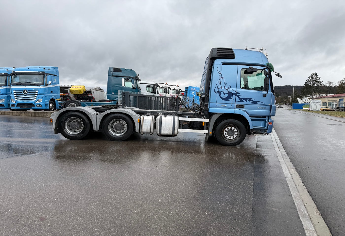 MOTO6625_2825636 vehicle image