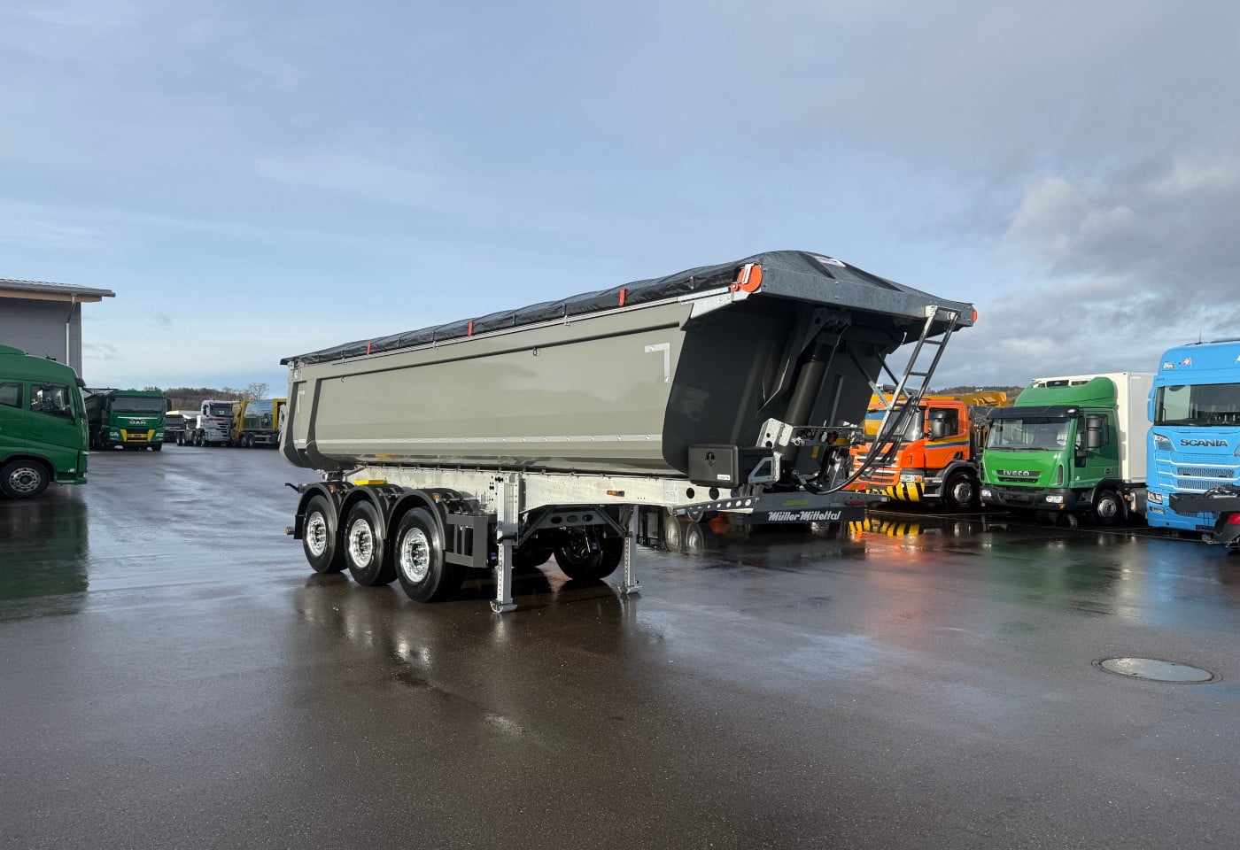 MOTO6625_2827045 vehicle image