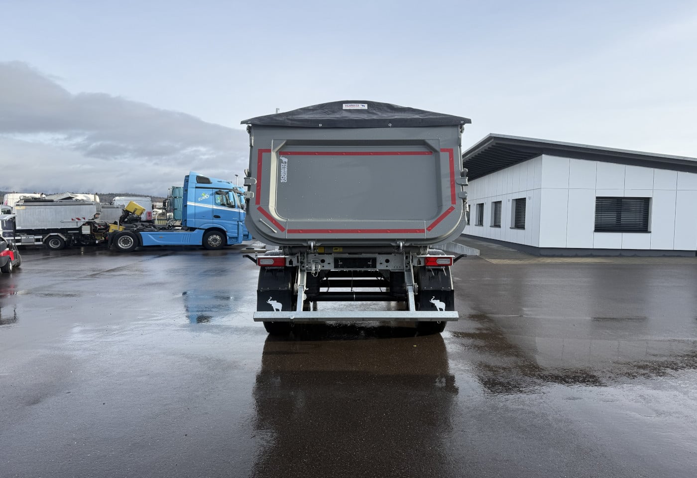 MOTO6625_2827045 vehicle image