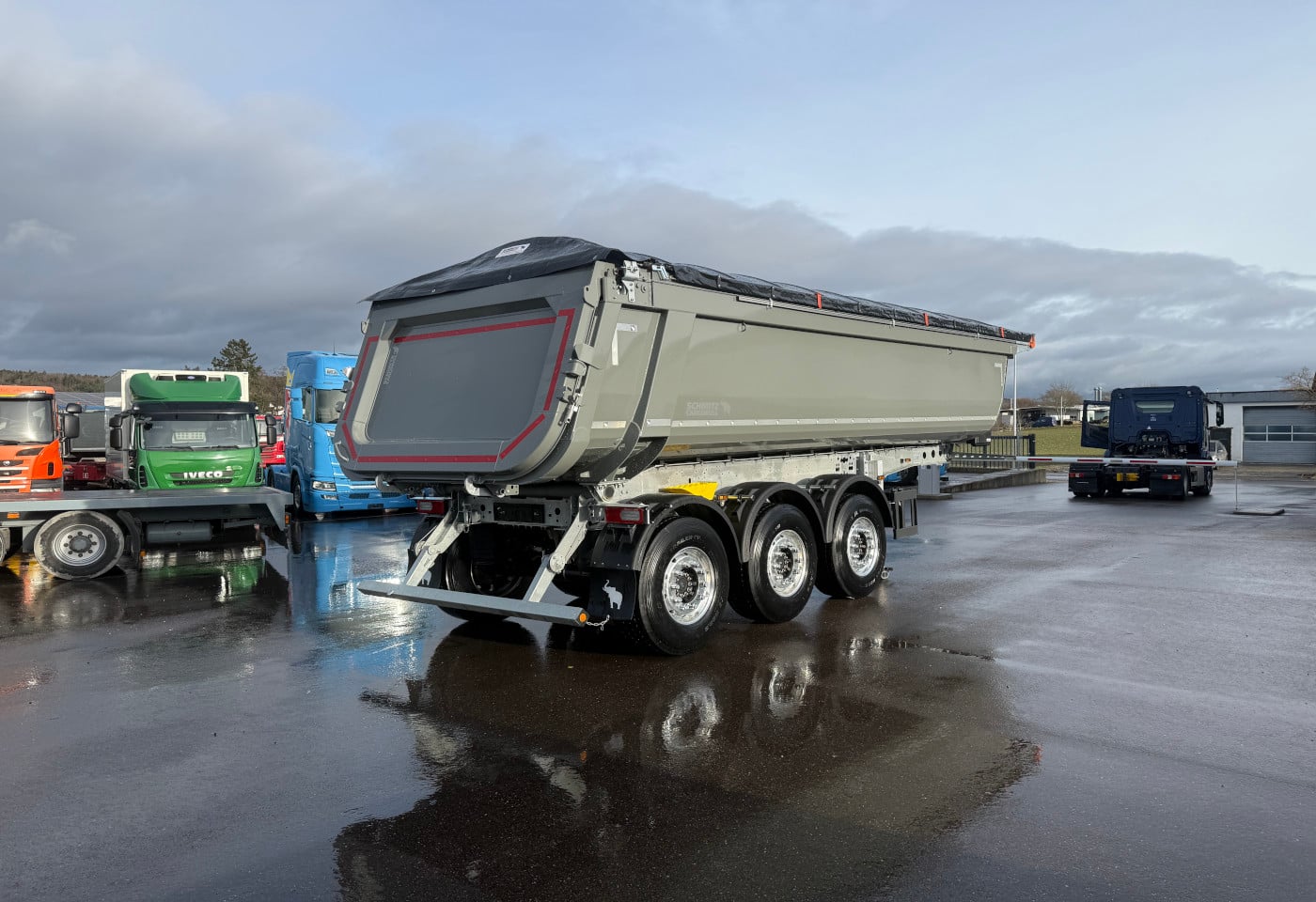 MOTO6625_2827045 vehicle image