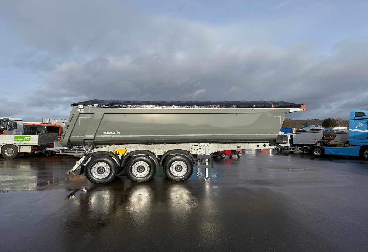 MOTO6625_2827045 vehicle image