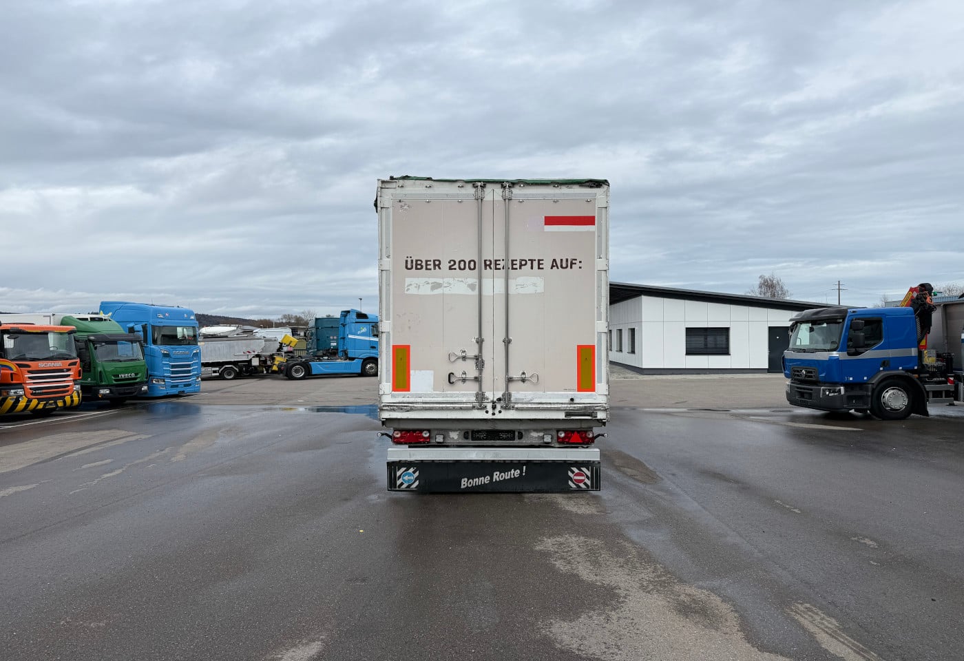 MOTO6625_2827046 vehicle image