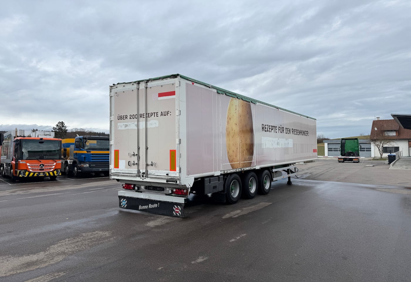 MOTO6625_2827046 vehicle image