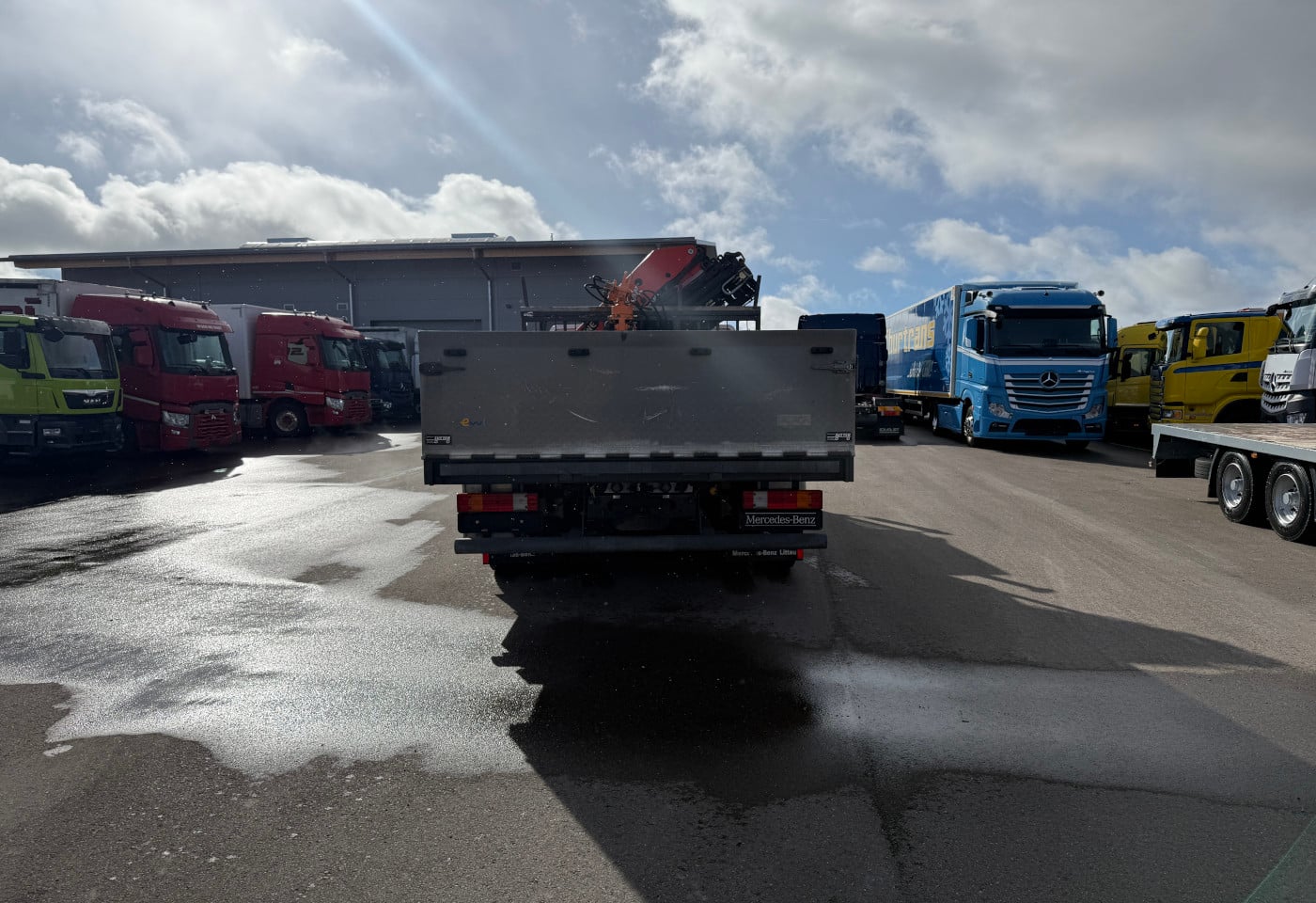 MOTO6625_2830246 vehicle image