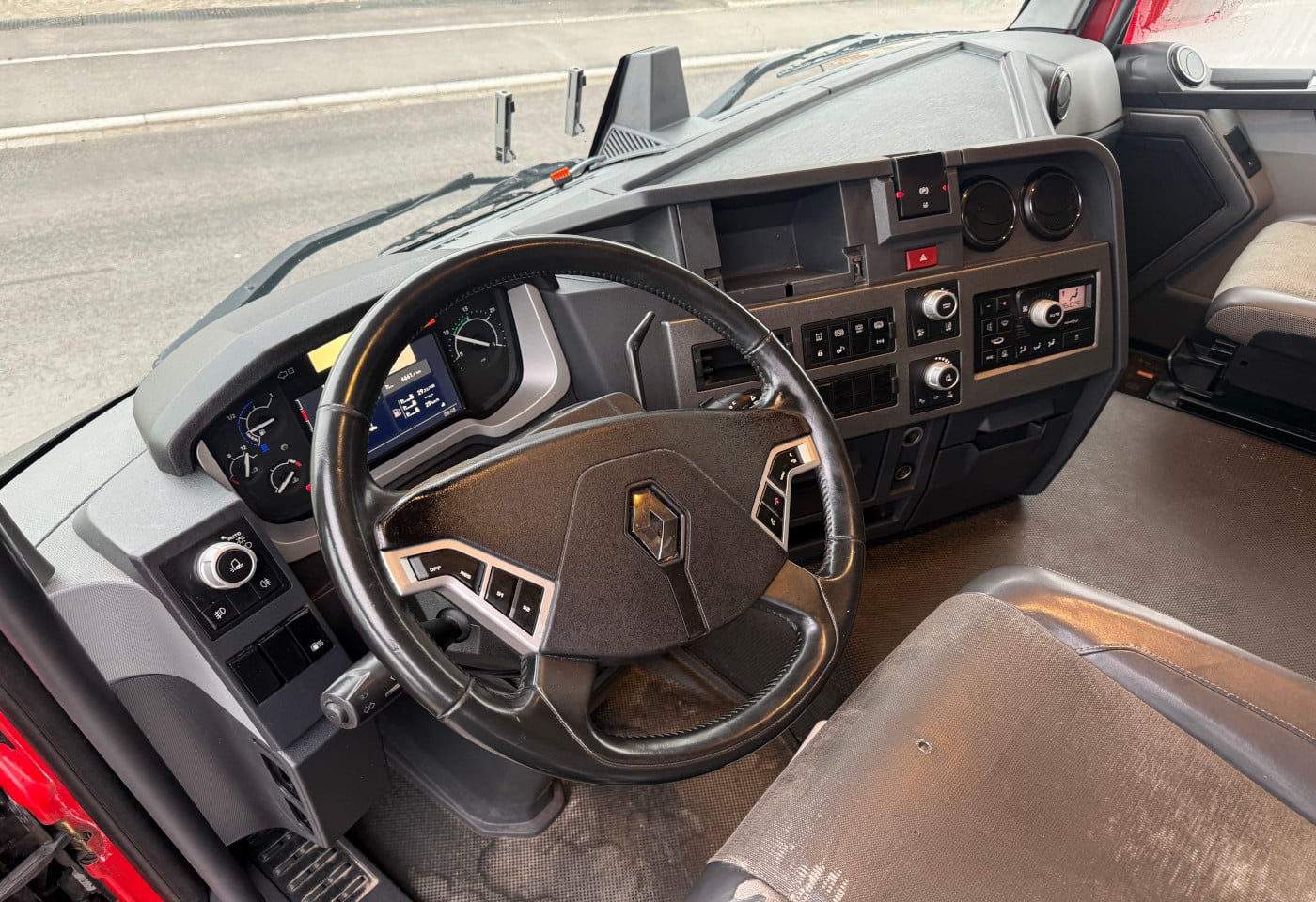 MOTO6625_2830296 vehicle image