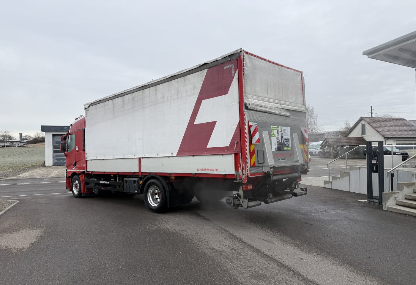 MOTO6625_2830296 vehicle image