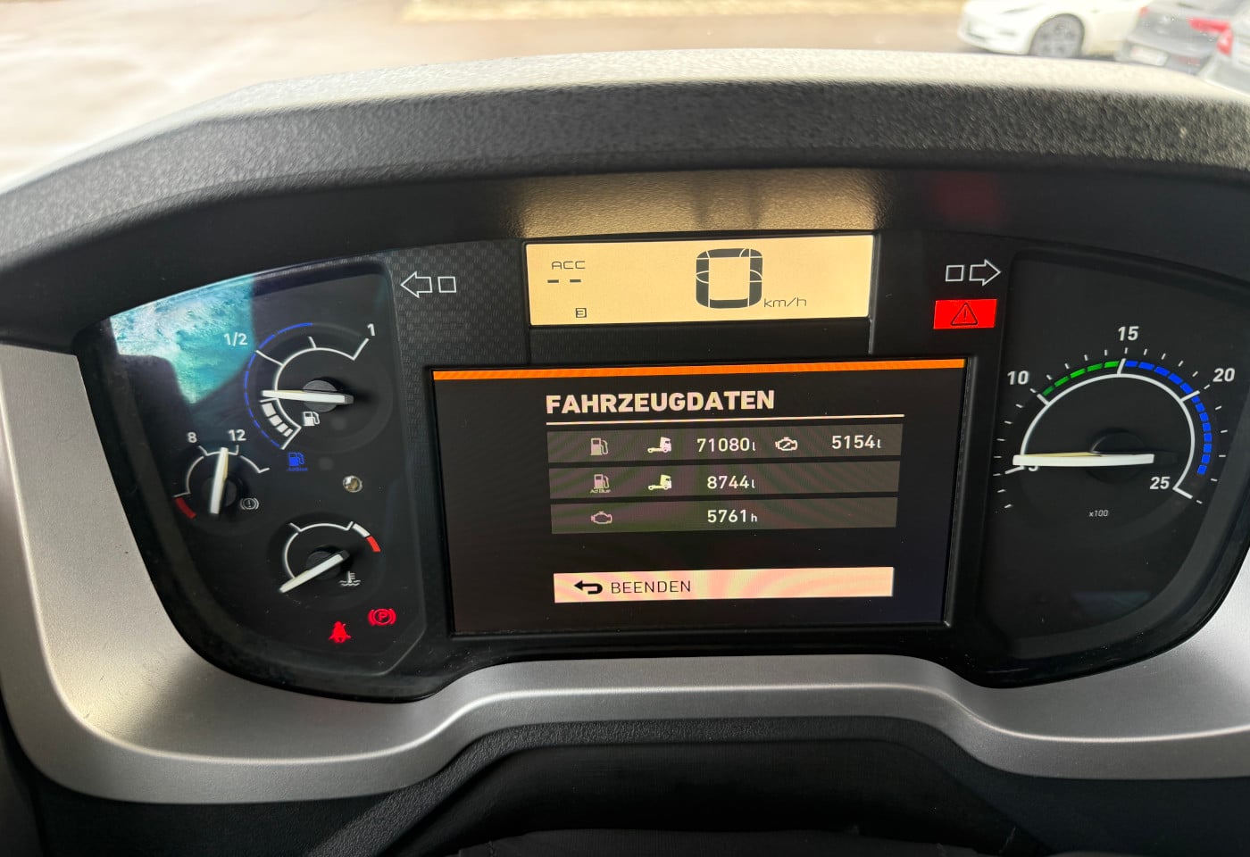 MOTO6625_2833726 vehicle image