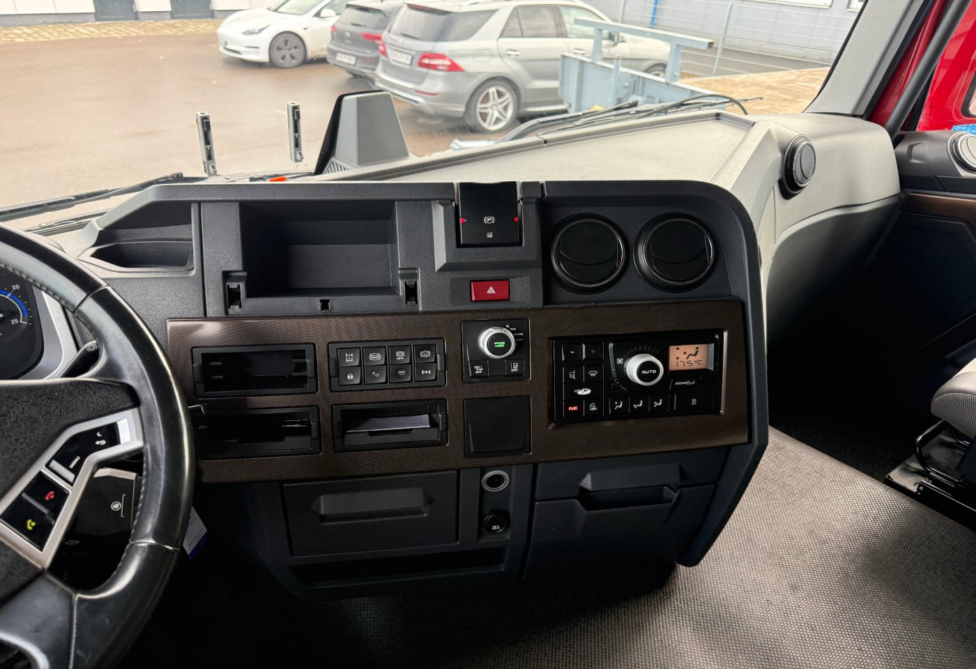 MOTO6625_2833726 vehicle image