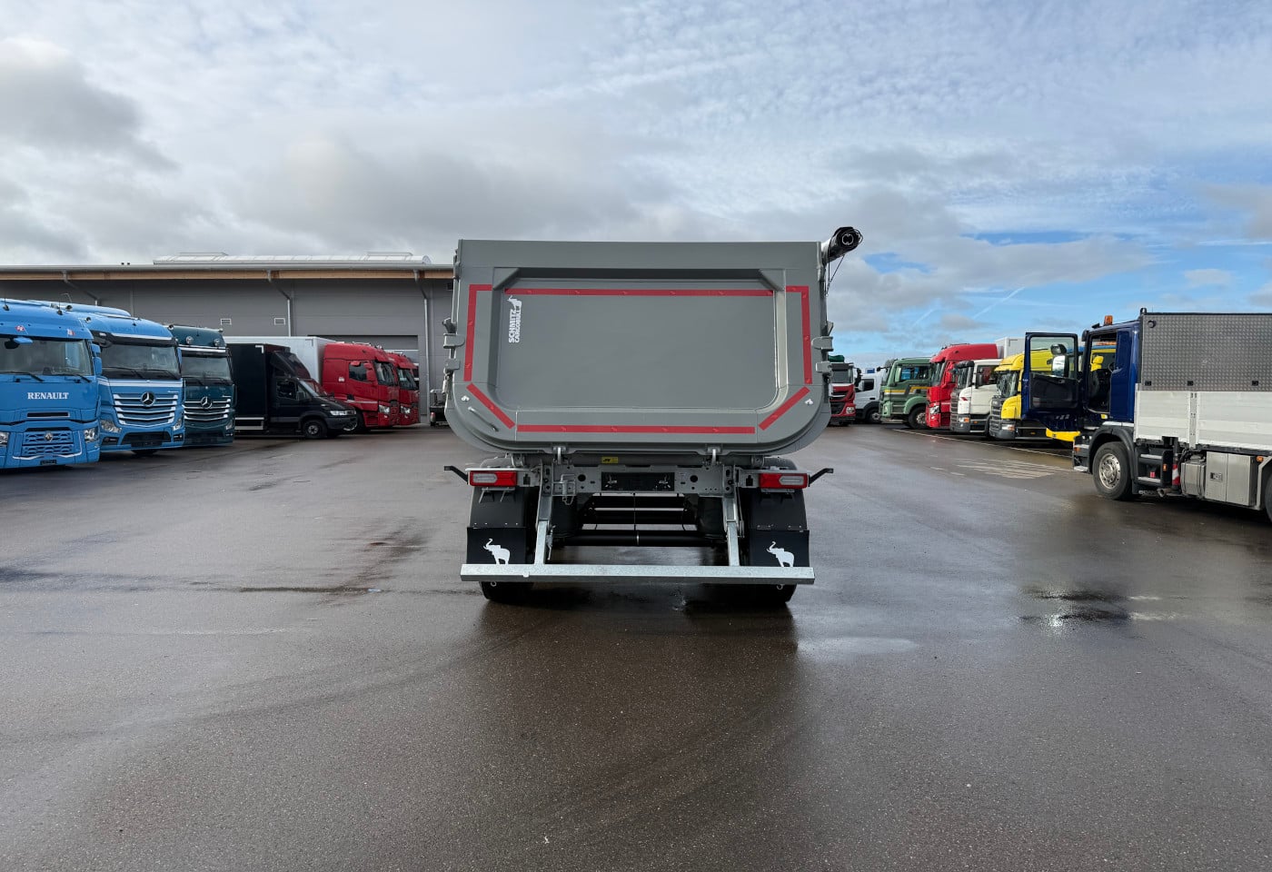 MOTO6625_2834159 vehicle image