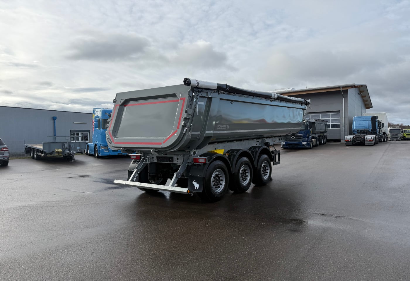 MOTO6625_2834159 vehicle image